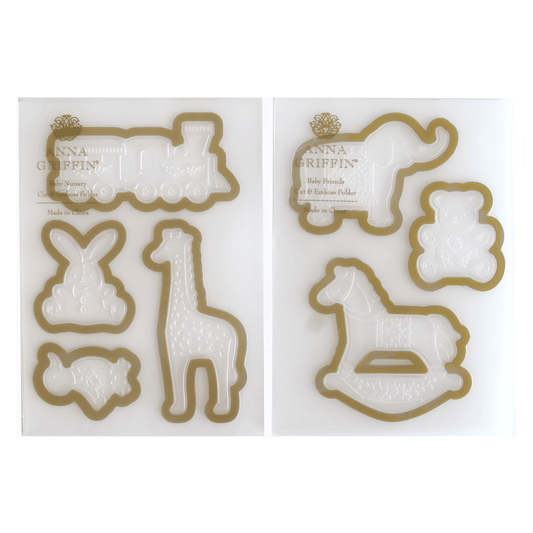 a cookie cutter and cutter set with a giraffe.